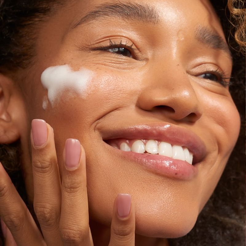 Почистваща, хидратираща и балансираща пяна за лице COCOSOLIS ROSE Clean & Hydrate Face Foam