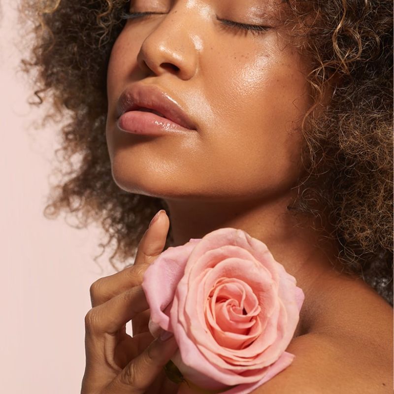 Почистващо масло за лице с подхранващ и подмладяващ ефект COCOSOLIS ROSE Purify & Nourish Oil Cleanser