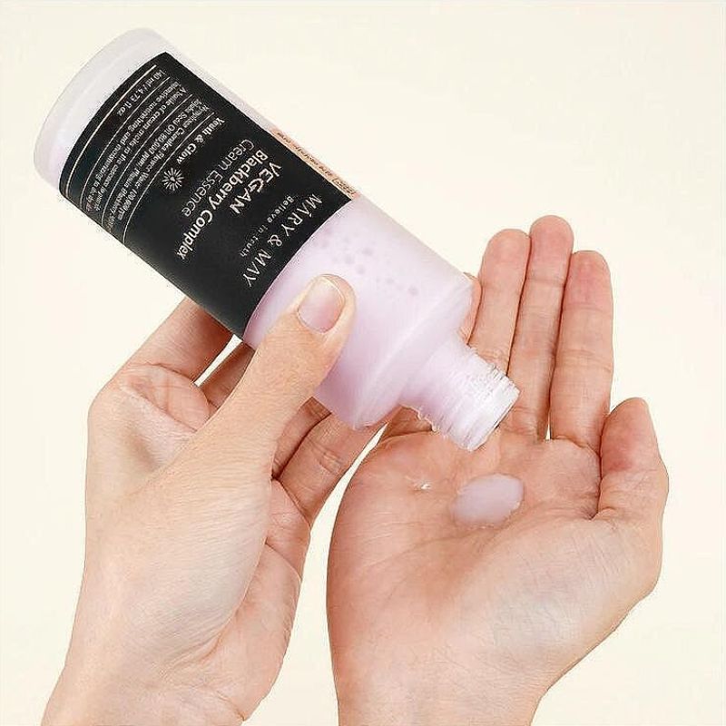 ВЕГАН Двуфазна подхранваща крем - есенция MARY & MAY Vegan Blackberry Complex Cream Essence