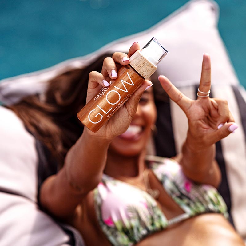 Подхранващо масло с бляскави частици COCOSOLIS GLOW Shimmer Oil