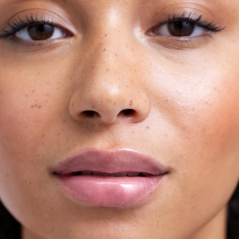 Хидратиращо балсам олио за бляскави устни Lumene Lip Glow Oil Balm