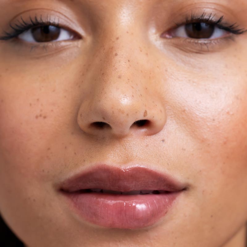 Хидратиращо балсам олио за бляскави устни Lumene Lip Glow Oil Balm