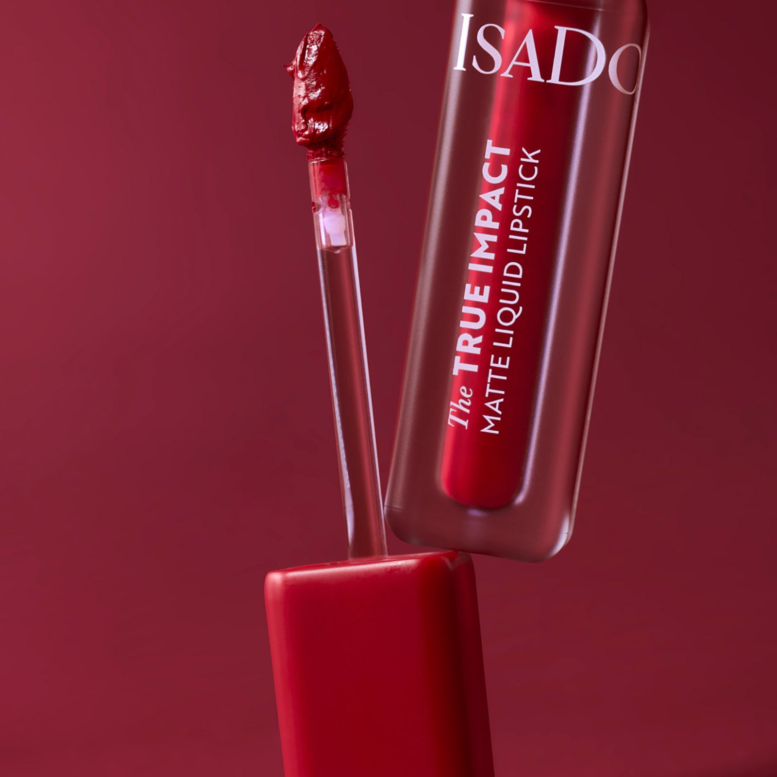Високопокривно матиращо течно червило с интензивен цвят IsaDora The True Impact Matte Liquid Lipstick