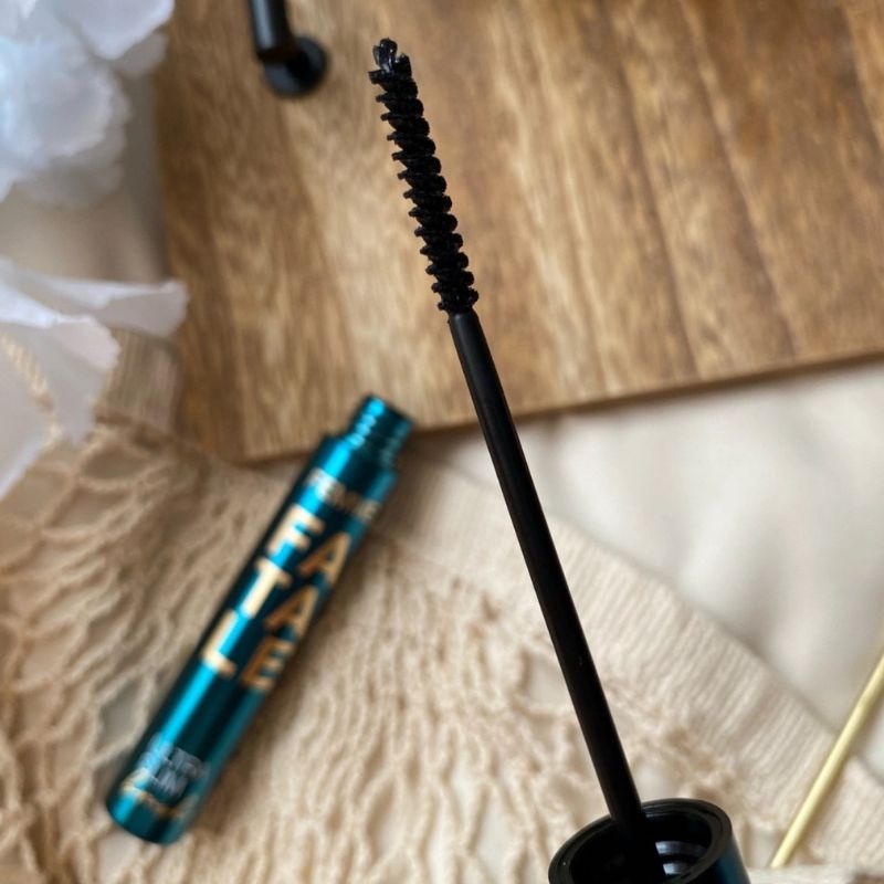 Спирала за естествена извивка с ултра тънка четка FEMME FATALE ULTRA SLIM BRUSH Vivienne Sabo