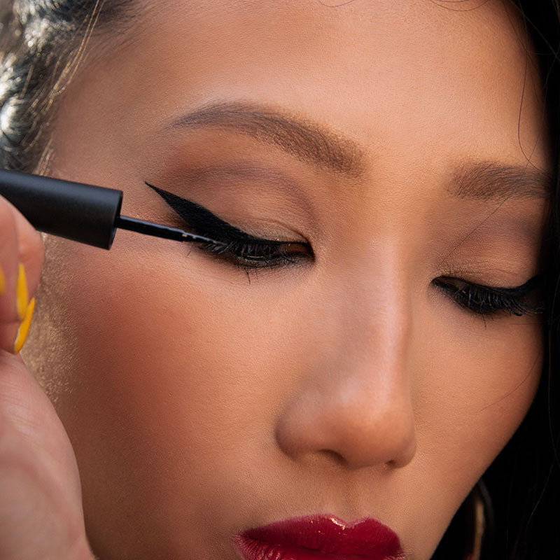 Матираща очна линия BEL London Dipliner