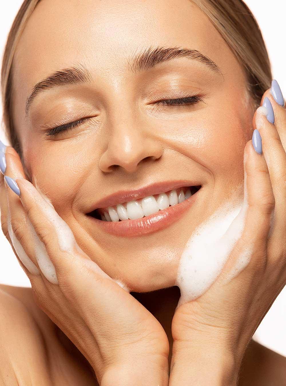 Почистваща пяна за лице Blesscent by Antoinette Pepe