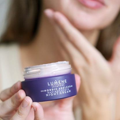 Възстановяващ нощен крем Lumene NORDIC AGELESS Ajaton