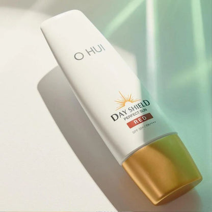 Слънцезащитен крем за лице против зачервяване SPF50 O HUI Day Shield Perfect Sun Red