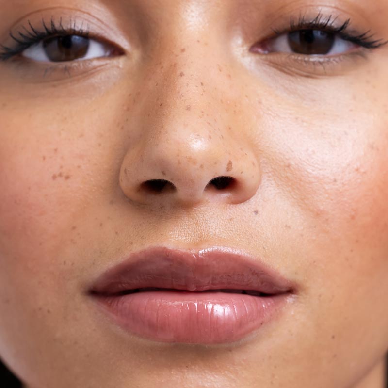 Хидратиращо балсам олио за бляскави устни Lumene Lip Glow Oil Balm