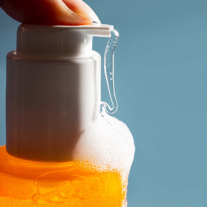 Почистващ ексфолиращ гел LUMENE NORDIC - C [VALO] Exfoliating Gel Cleanser