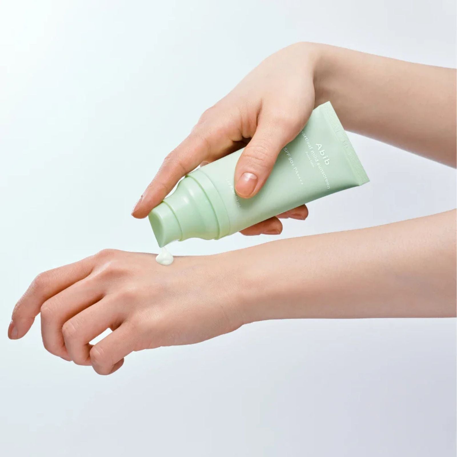 Минерален слънцезащитен крем SPF50+ ABIB Heartleaf Mild Sunscreen Relief Tube