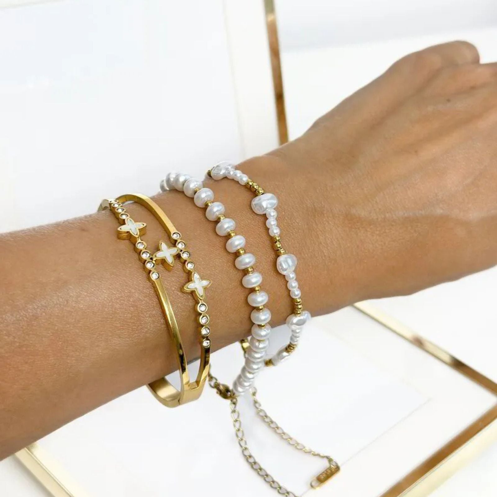 Комплект гривни Mikasa Mia Collection