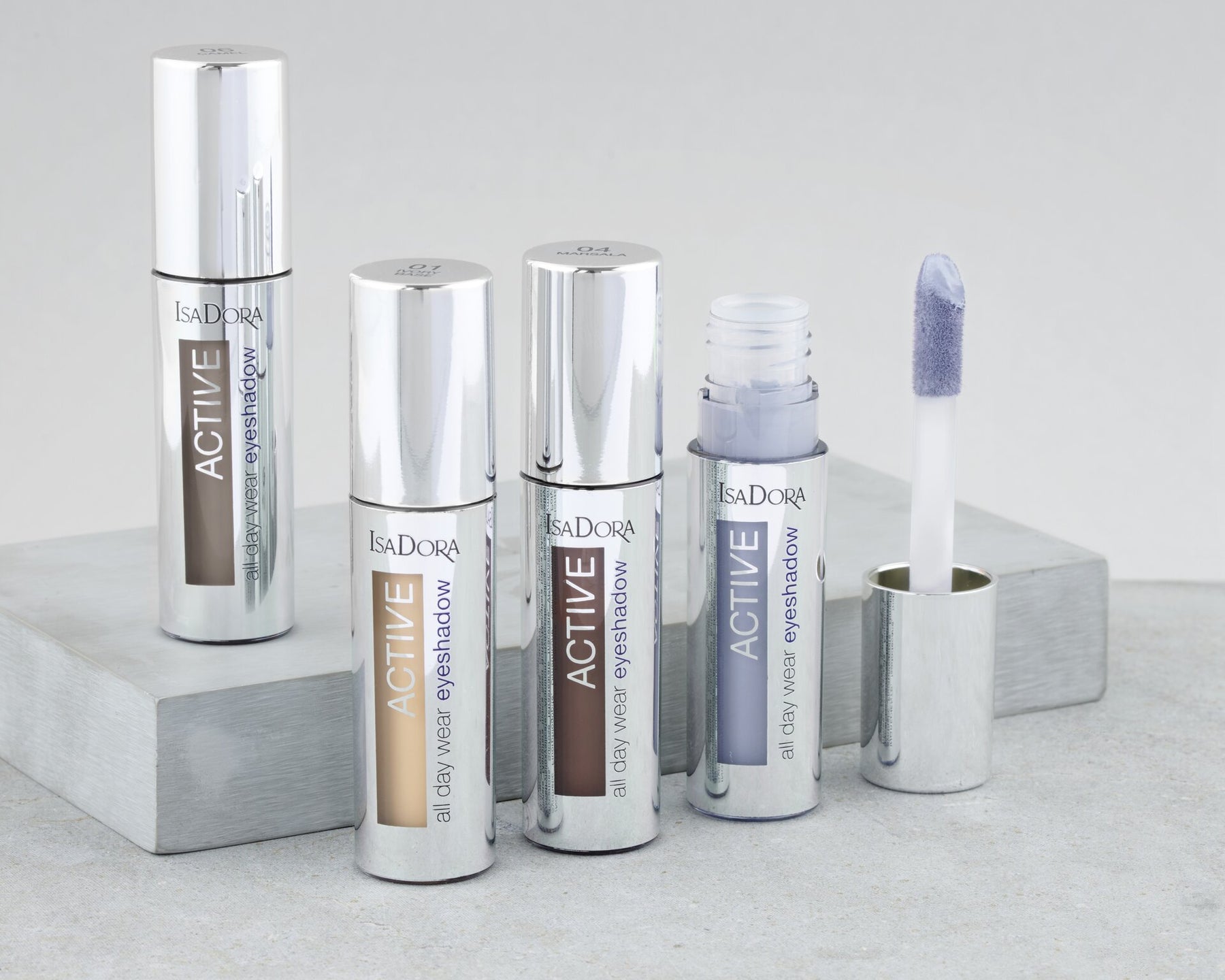 Водоустойчиви кремоомбразни сенки за очи IsaDora Active All Day Wear Eyeshadow